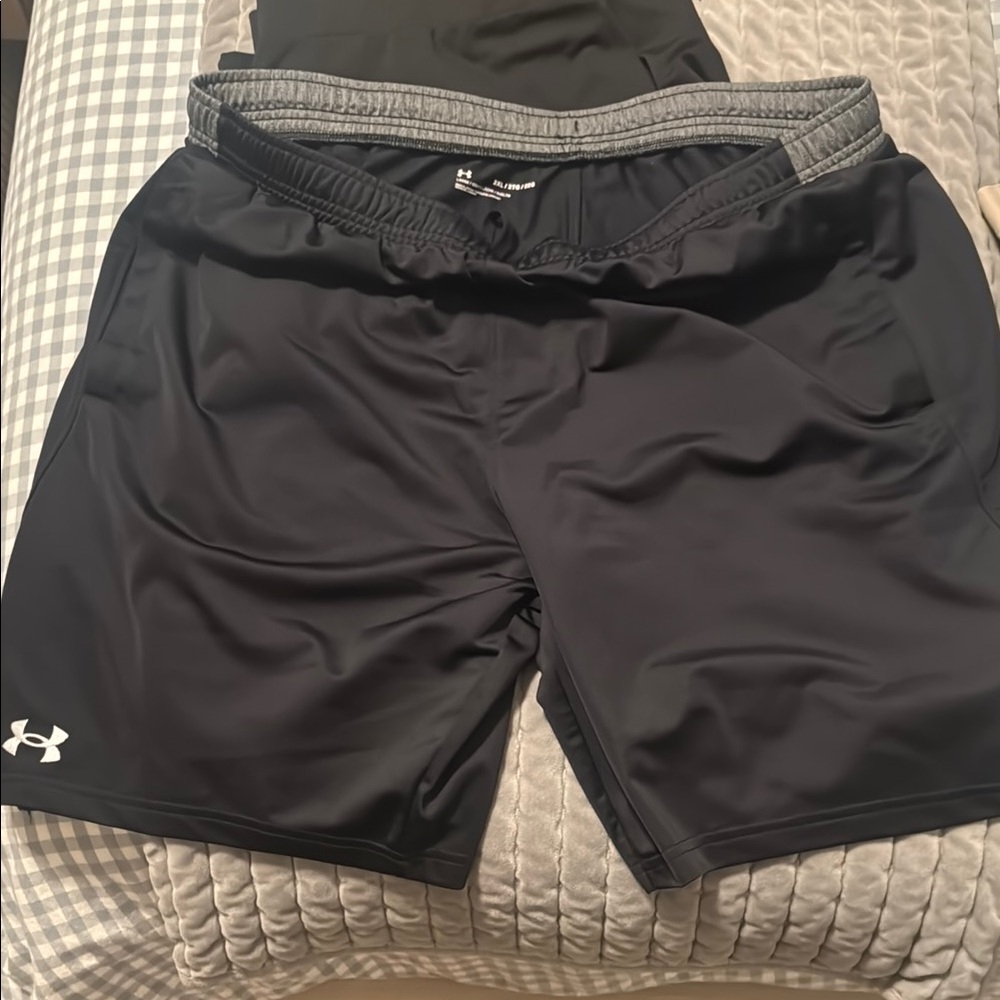 Under Armour Men's Dark Gray Athletic Shorts